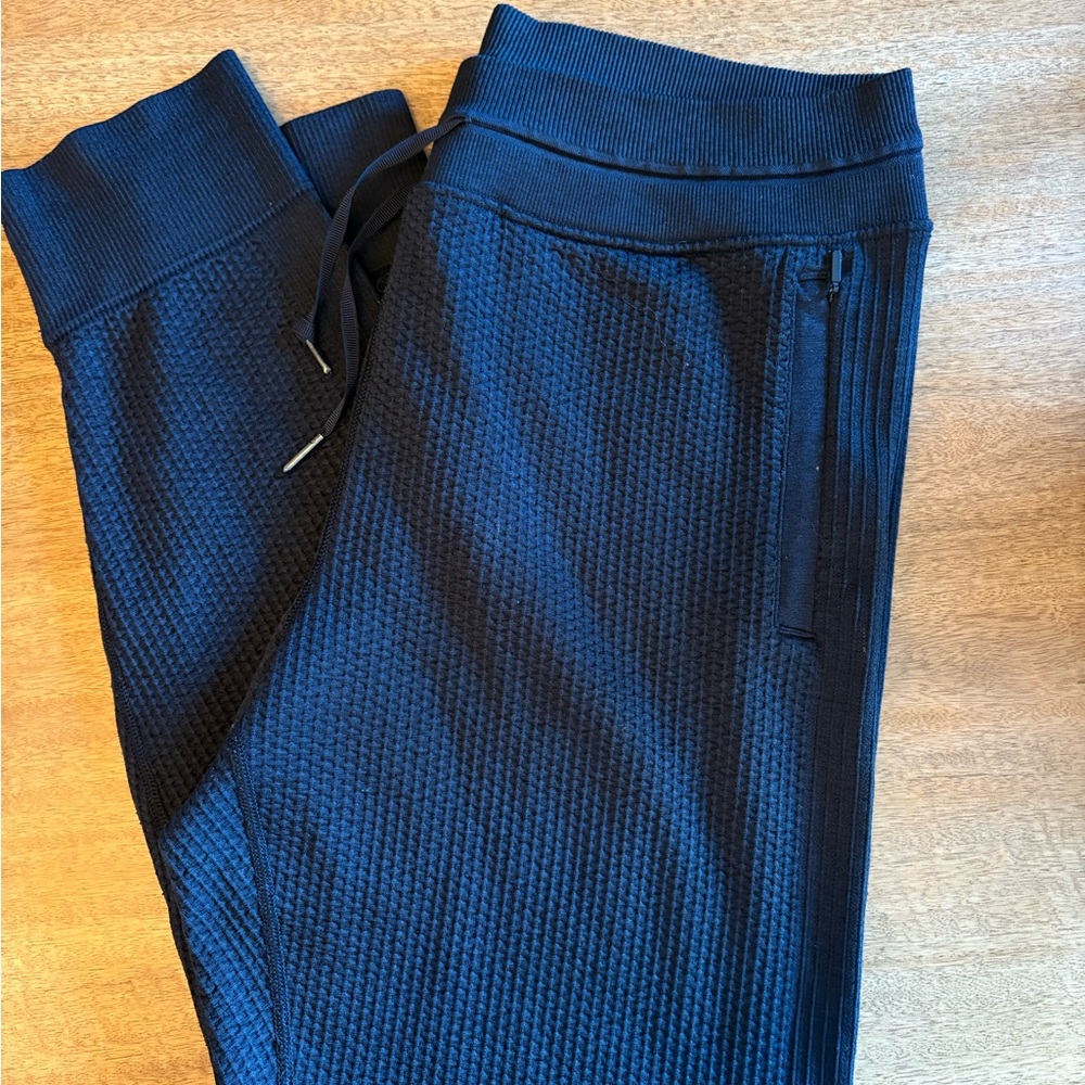 Lululemon engineered warmth waffle joggers